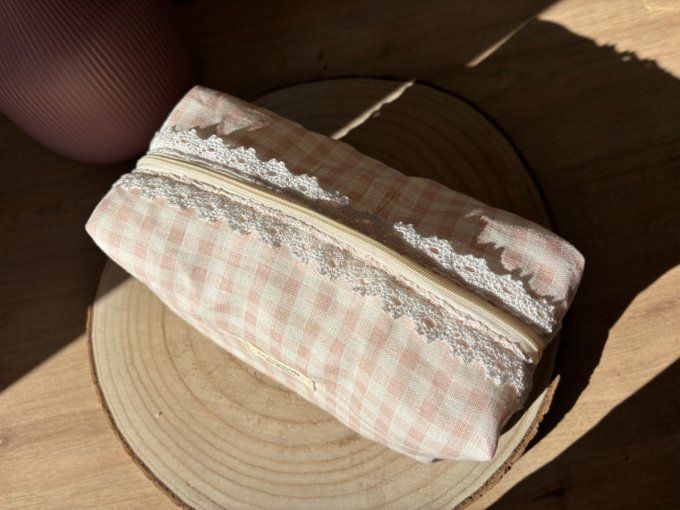 Trousse de toilette Eugénie - Vichy rose dentelle