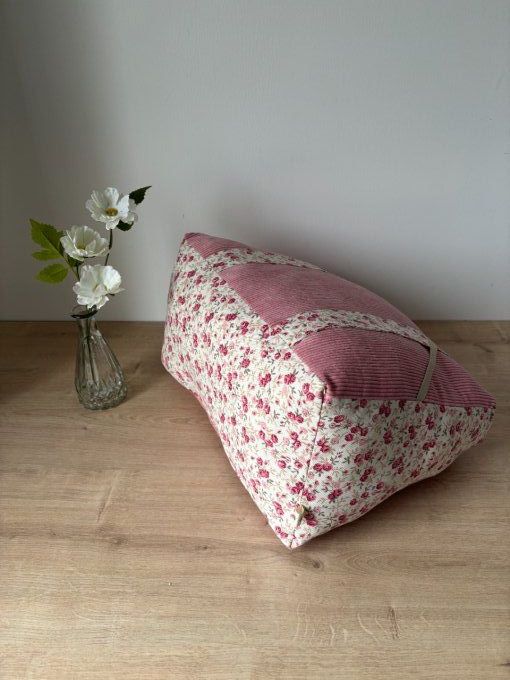 Coussin de lecture Agatha - Douceur rose pâle/ Jane 